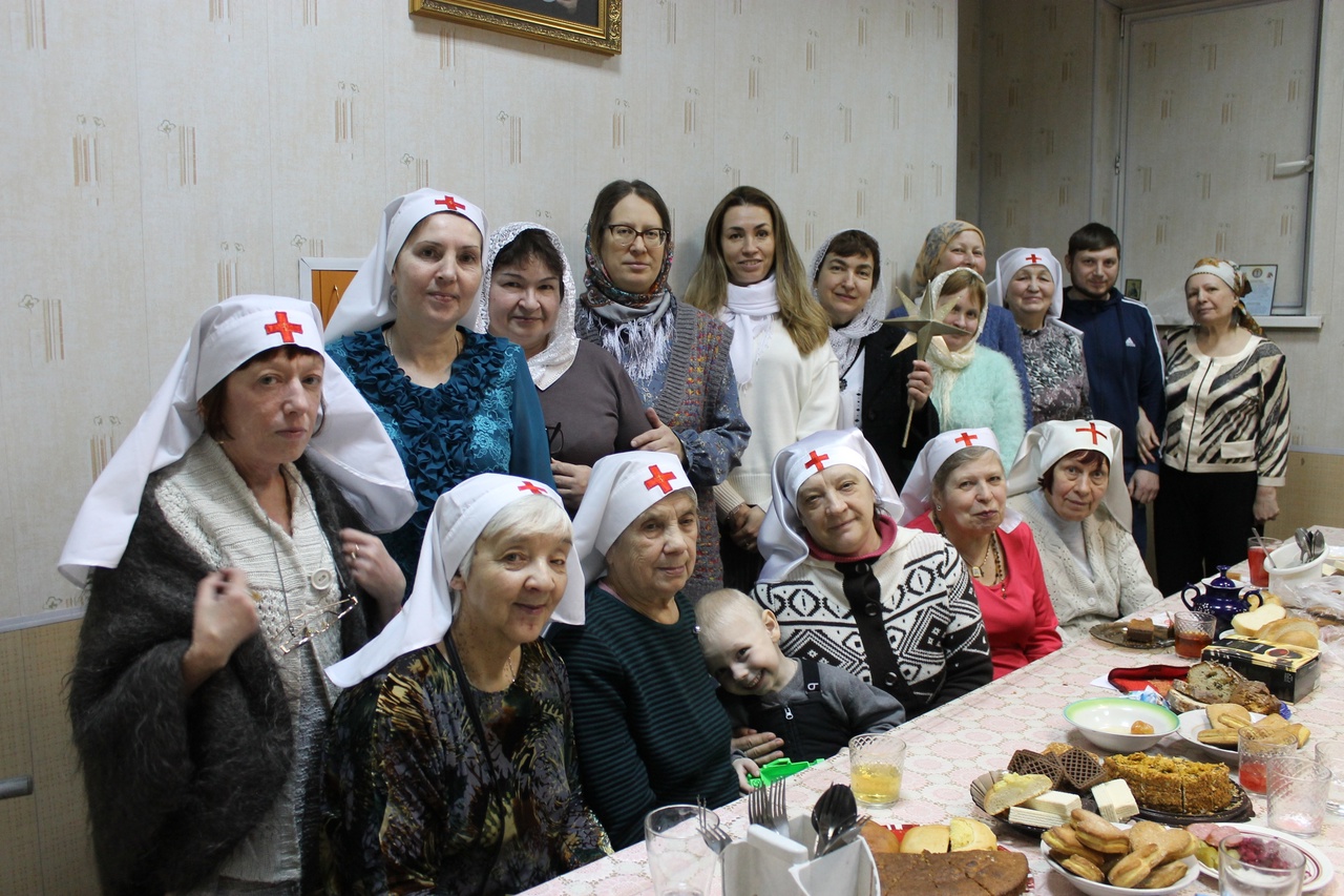 Подробнее о статье Рождественское чаепитие для добровольцев и сестер милосердия