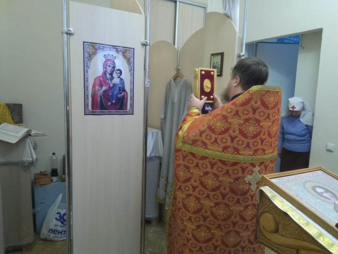 Подробнее о статье Возобновились еженедельные богослужения в храме Демидовской городской больницы
